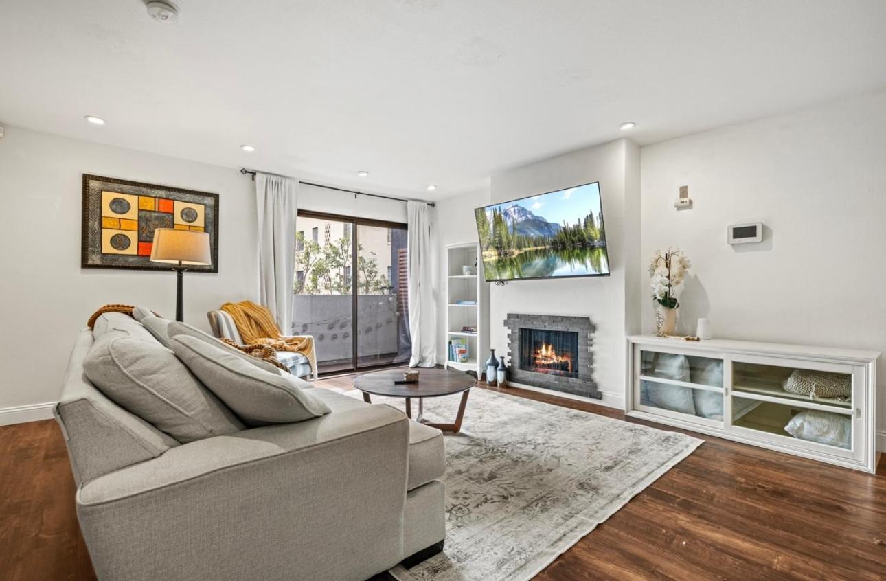 Elegant Hollywood Retreat - Spacious 2Br 2Ba Condo With Resort-Style Amenities Los Angeles Buitenkant foto