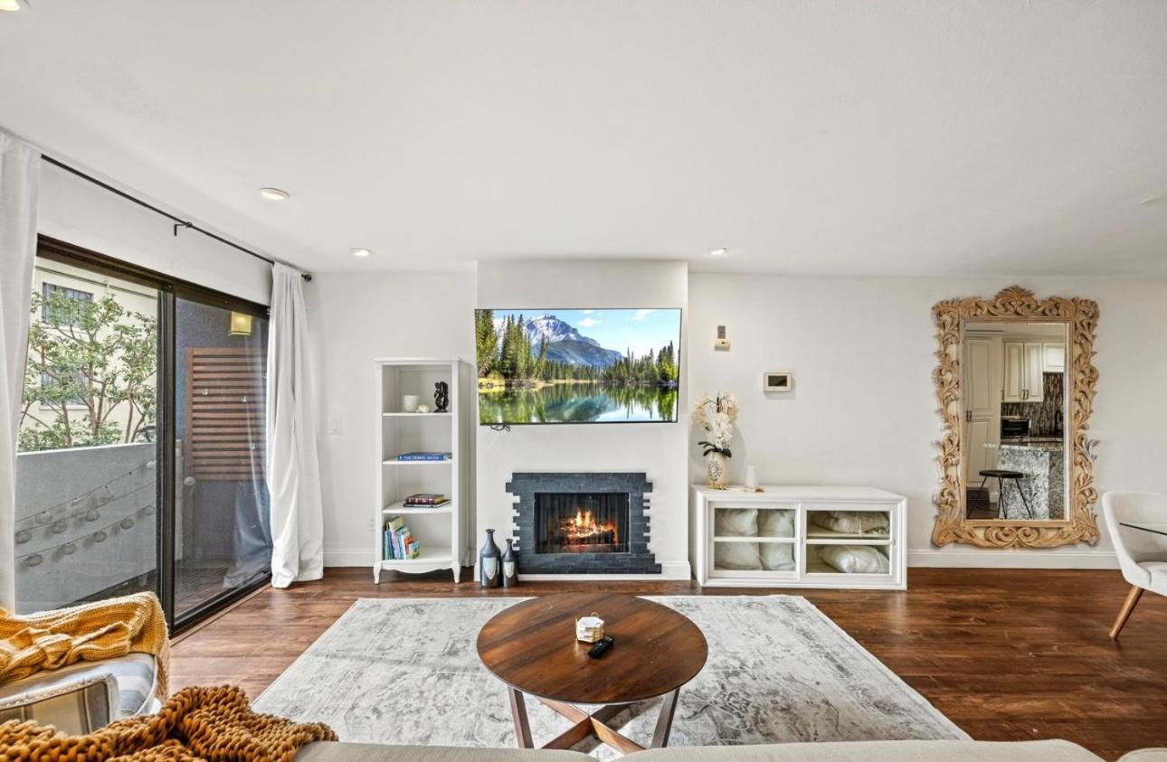 Elegant Hollywood Retreat - Spacious 2Br 2Ba Condo With Resort-Style Amenities Los Angeles Buitenkant foto